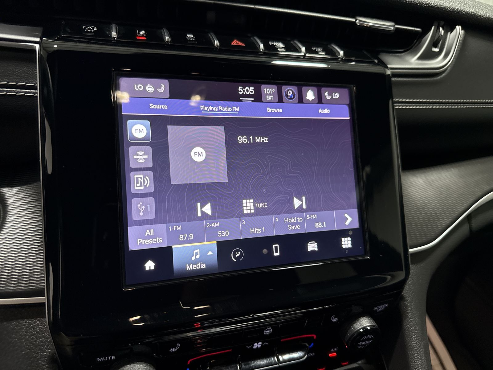 2023 Jeep Grand Cherokee L Altitude 4x2