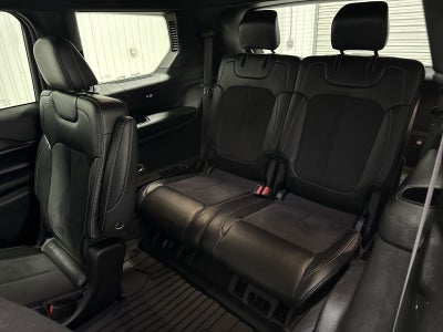 2023 Jeep Grand Cherokee L Altitude 4x2