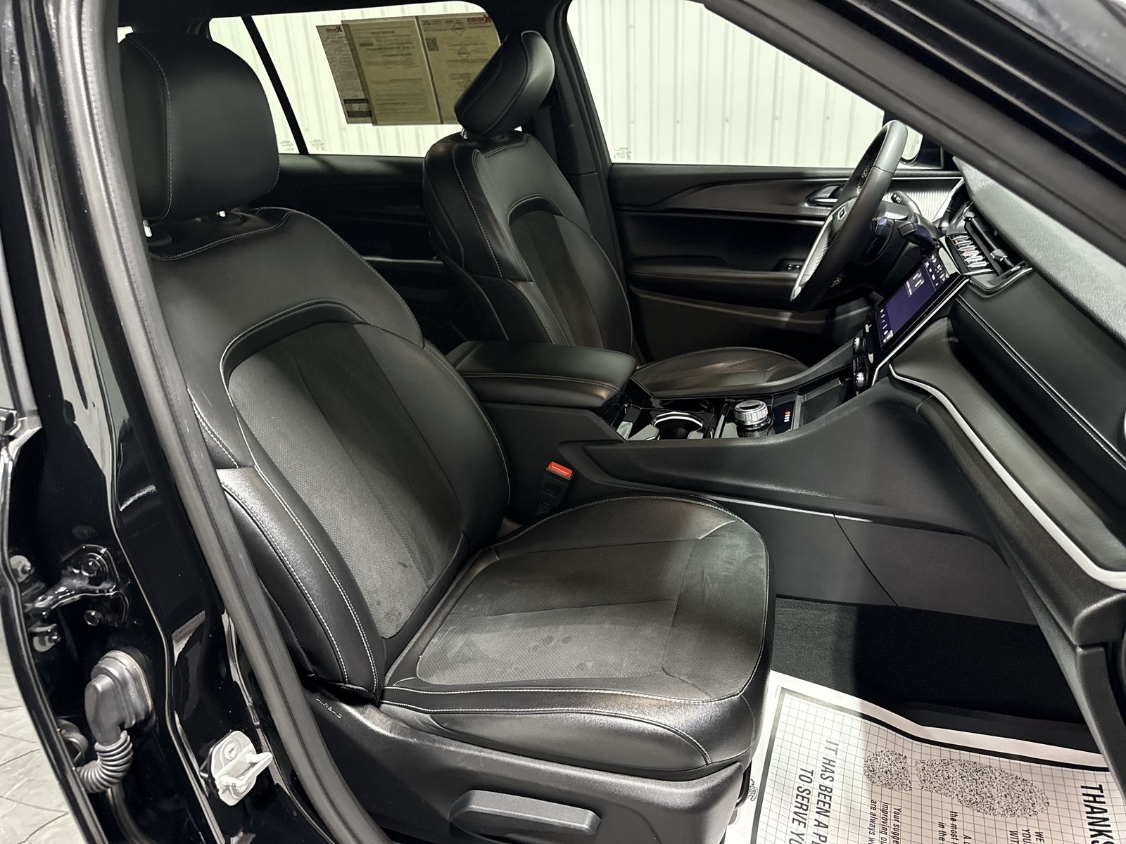 2023 Jeep Grand Cherokee L Altitude 4x2