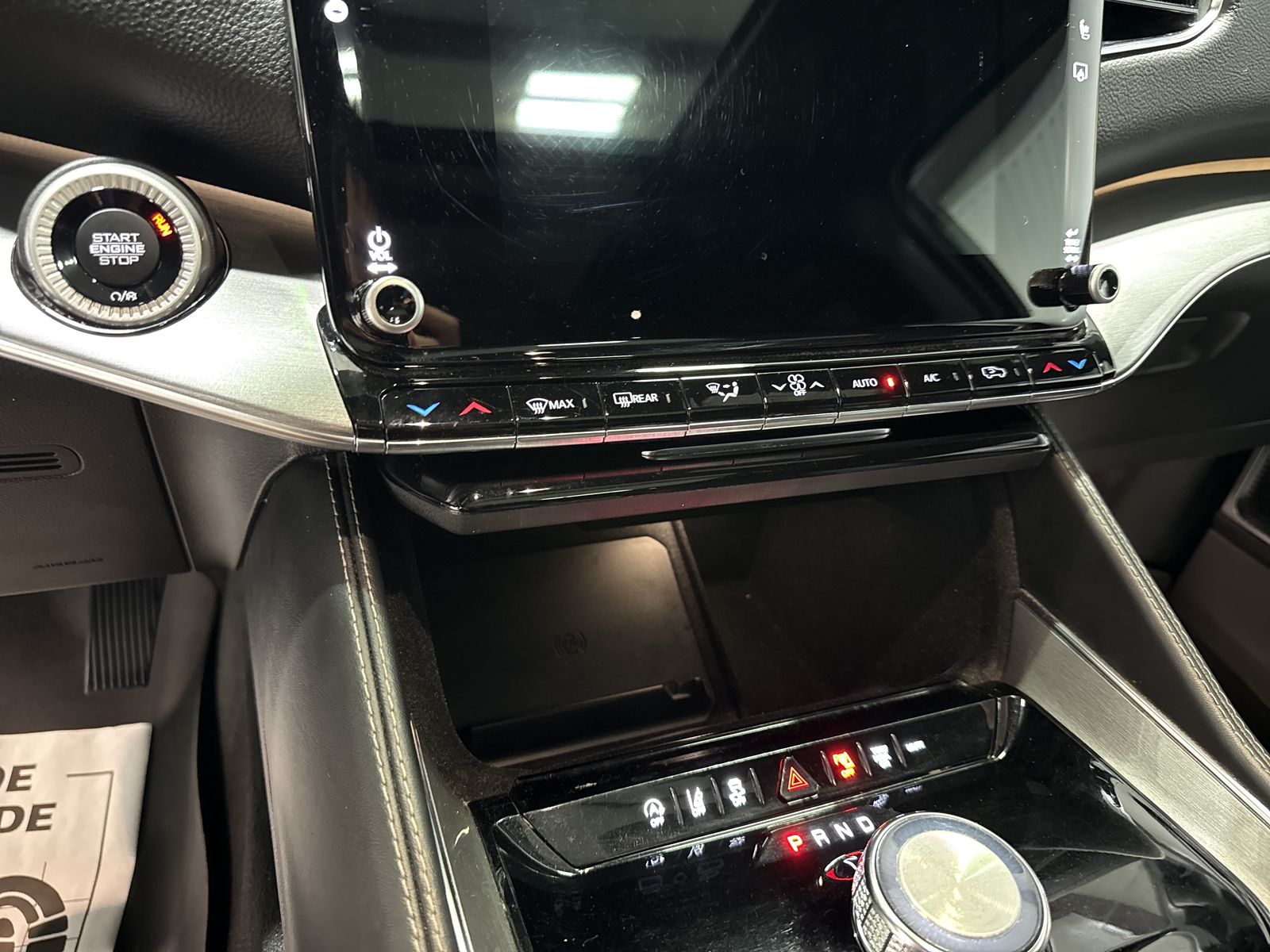 2022 Jeep Wagoneer Series III Carbide 4x2