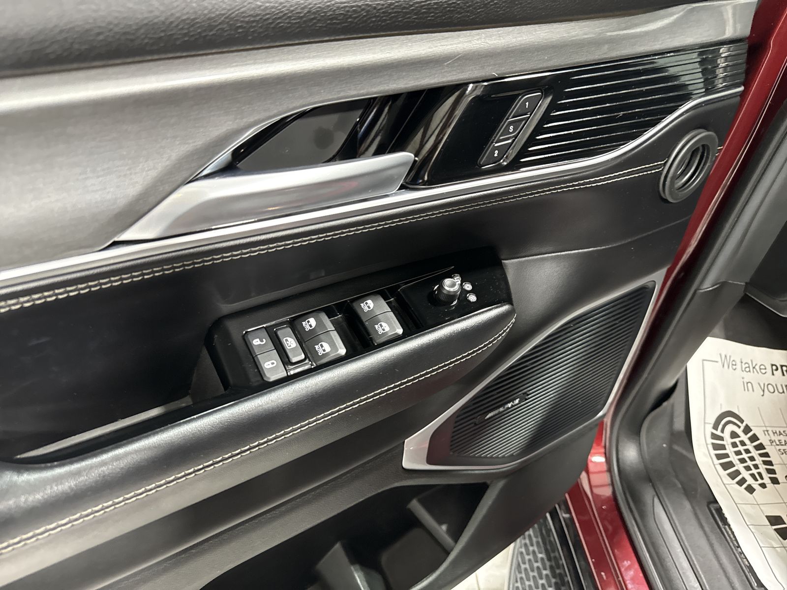 2022 Jeep Wagoneer Series III Carbide 4x2