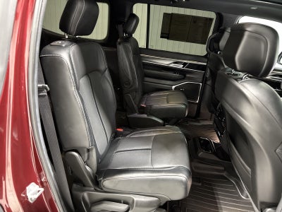 2022 Jeep Wagoneer Series III Carbide 4x2