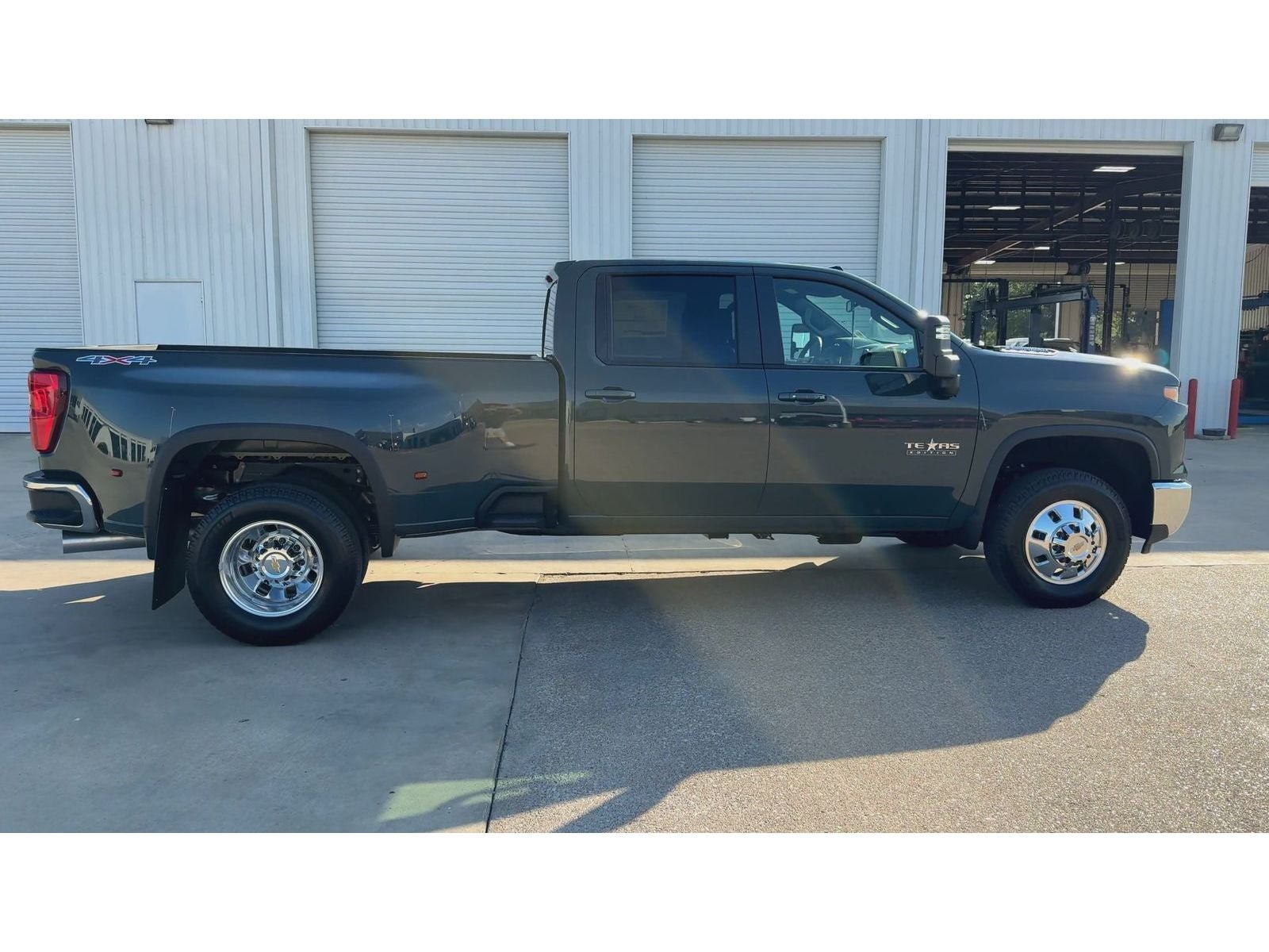 2026 Chevrolet Silverado 3500 HD LT DRW — foto 9