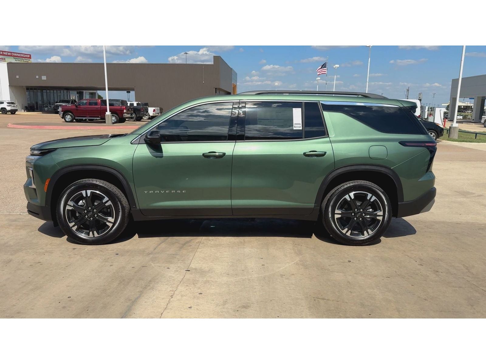 2027 Chevrolet Traverse LT