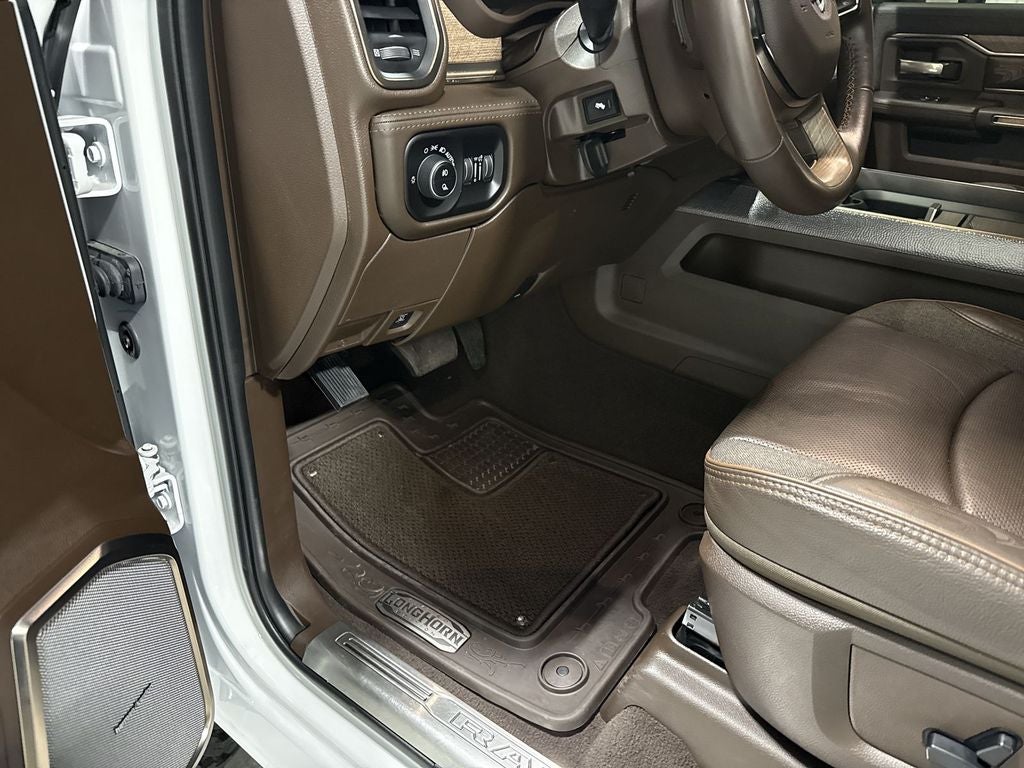 2025 RAM 3500 LimitedLimited Longhorn Mega Cab 4x4 6'4" Box
