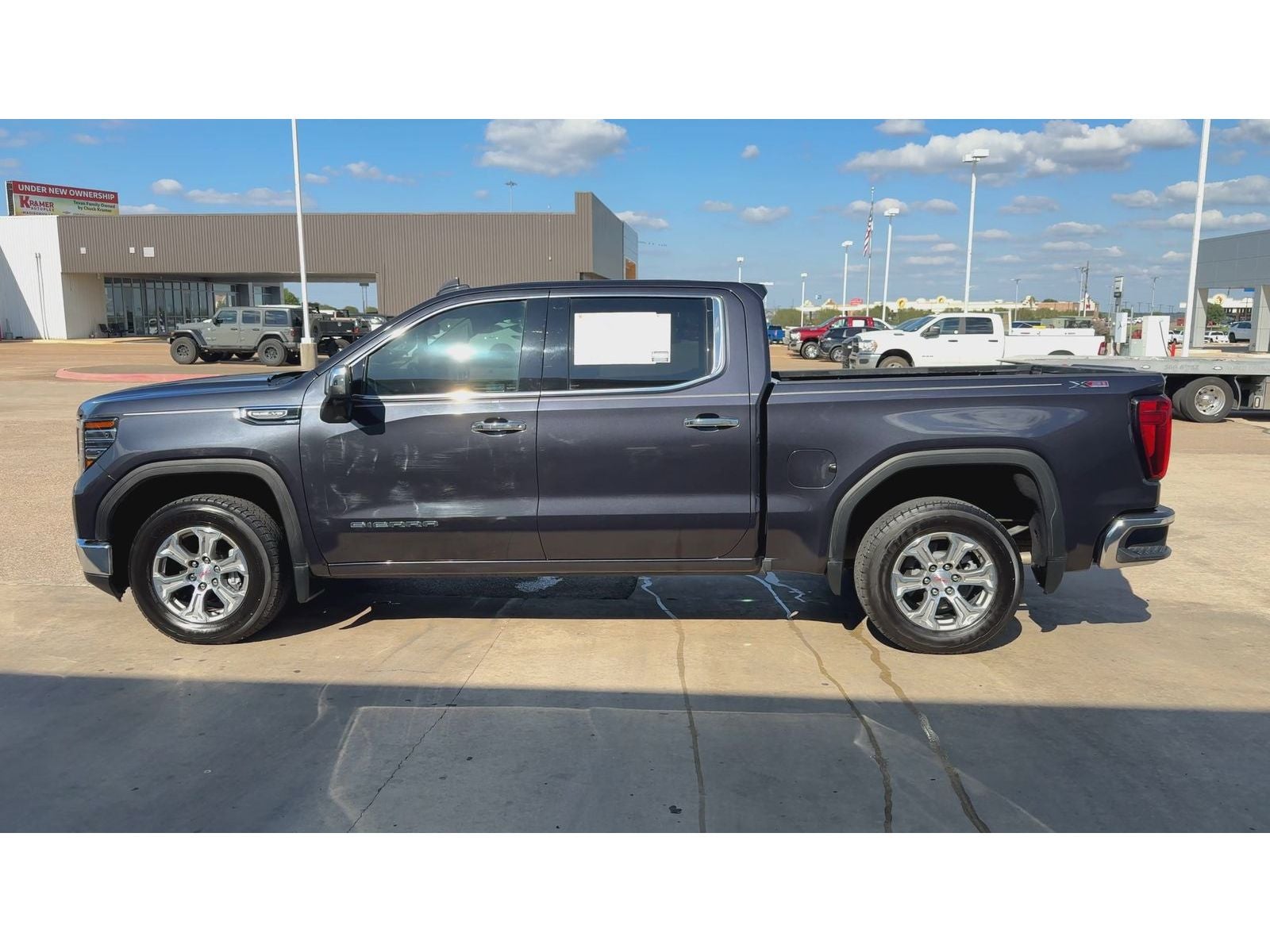 2024 GMC Sierra 1500 SLT
