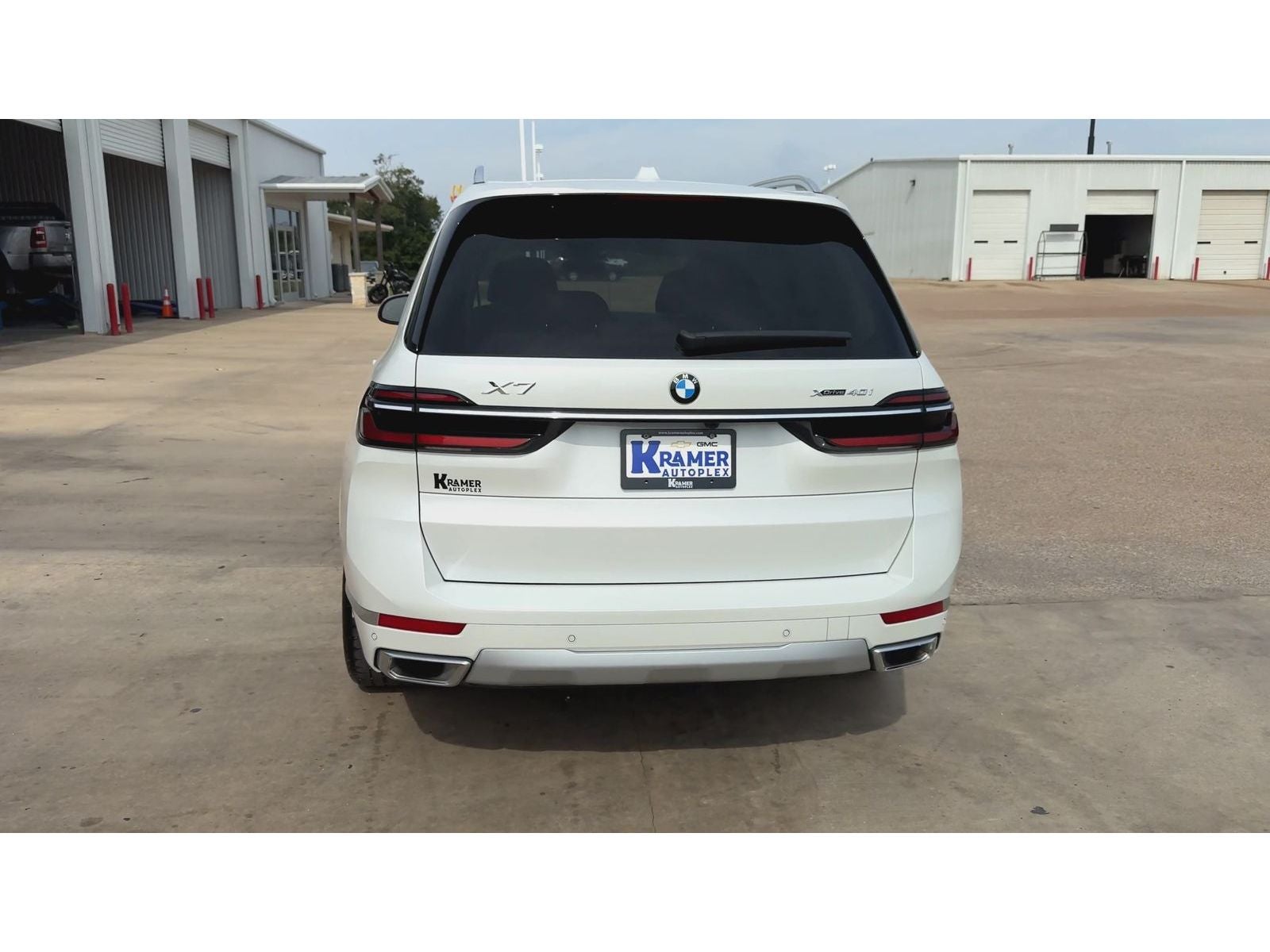 2025 BMW X7 xDrive40i