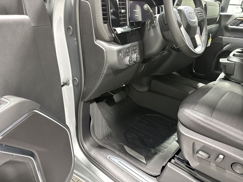 2026 GMC Sierra 3500 HD SLE DRW